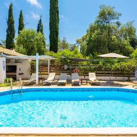Villa Mavrikia *